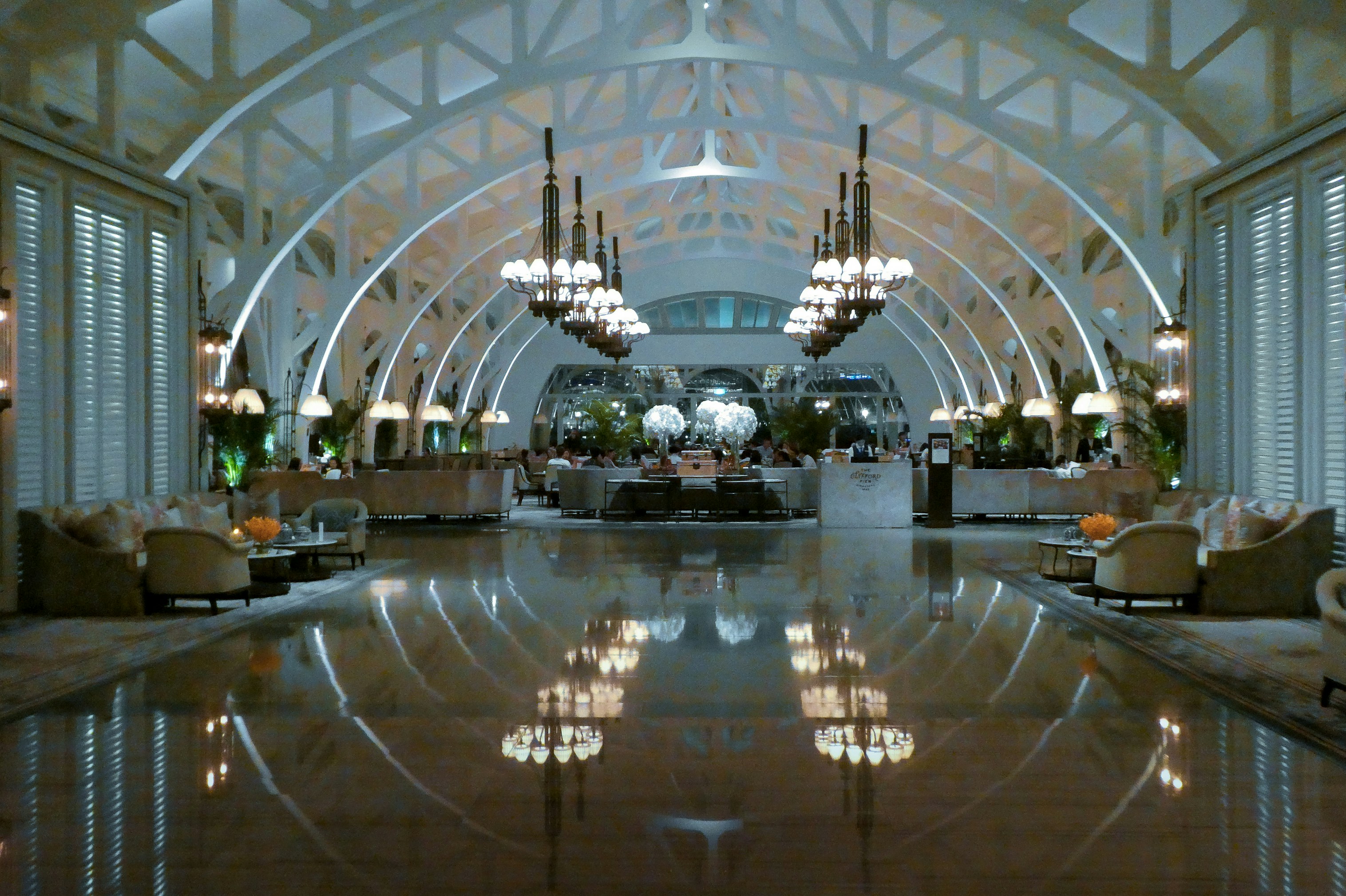 Concierge desk in the Gediro lobby